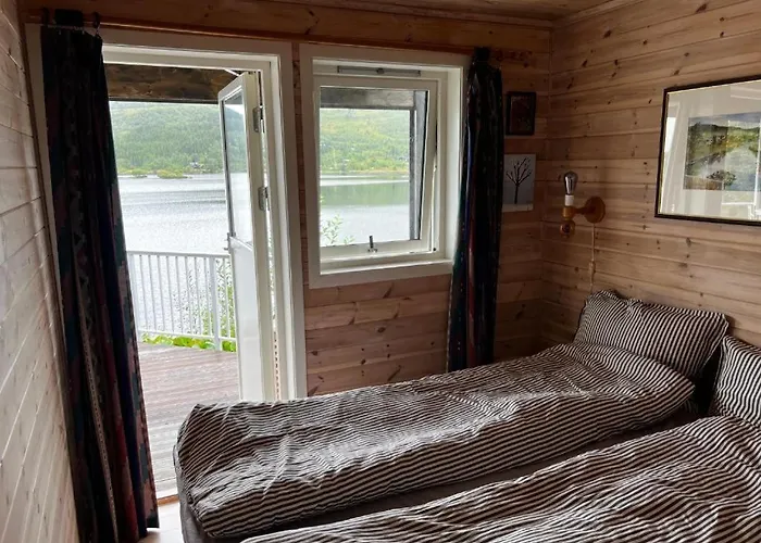 Lunvik - Flott Ved Nysaetervatnet